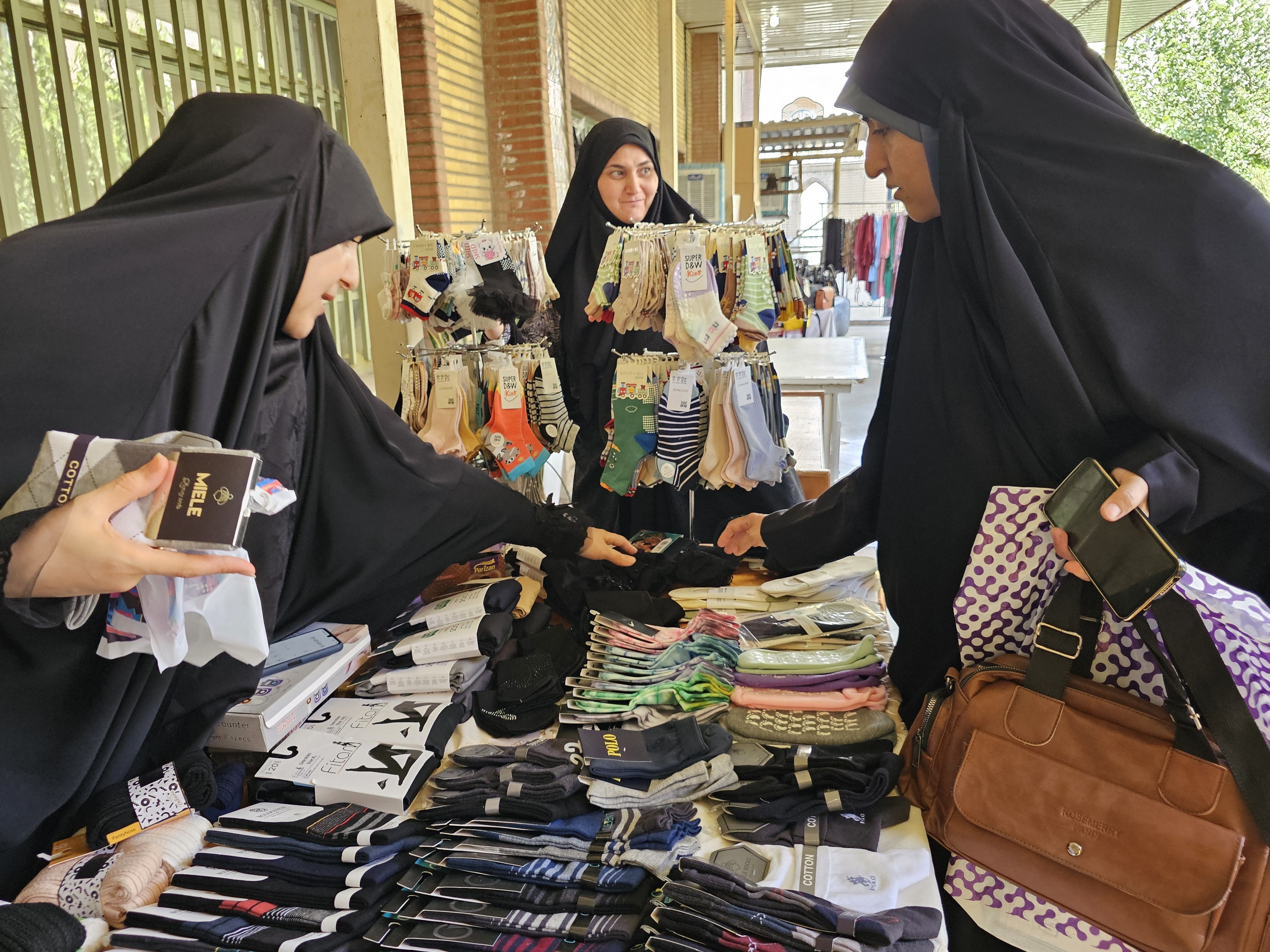 برپایی نمایشگاه عفاف و حجاب در آموزش و پرورش منطقه ۱۴ تهران