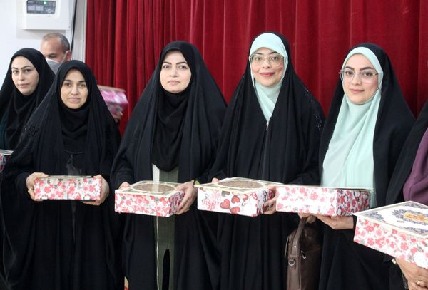 تقدیر از برگزیدگان مسابقات قرآن، عترت و نماز در گلوگاه 