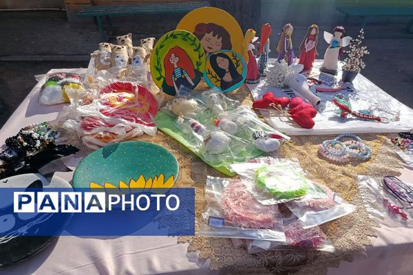 دستان کوچک، ایده‌های بزرگ: بازارچه خلاقیت دانش‌آموزان عترت در جشنواره خوارزمی