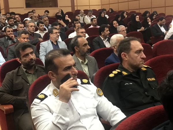 همایش تجلیل از مدیران و کارکنان نمونه شهرستان محمودآباد 