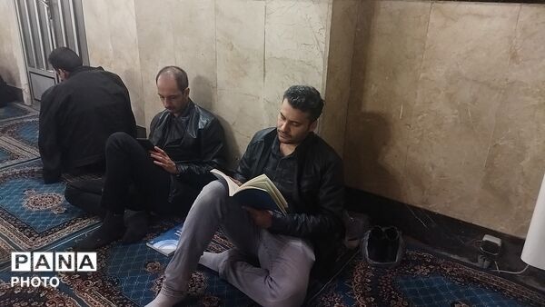 مراسم شب ۱۹ ماه رمضان در مسجد جامع نیشابور 