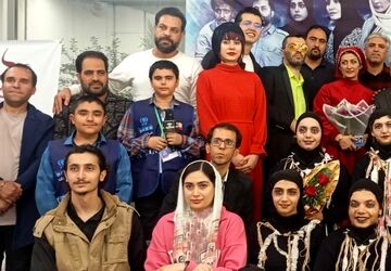 تئاتر «شیطان پلک نمی زند» در شیراز به روی صحنه رفت