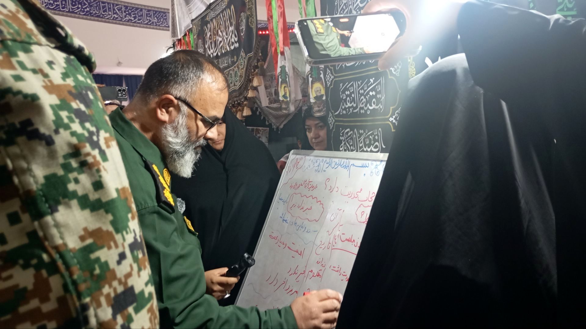 برپایی نمایشگاه هفته بسیج در مصلی فردیس