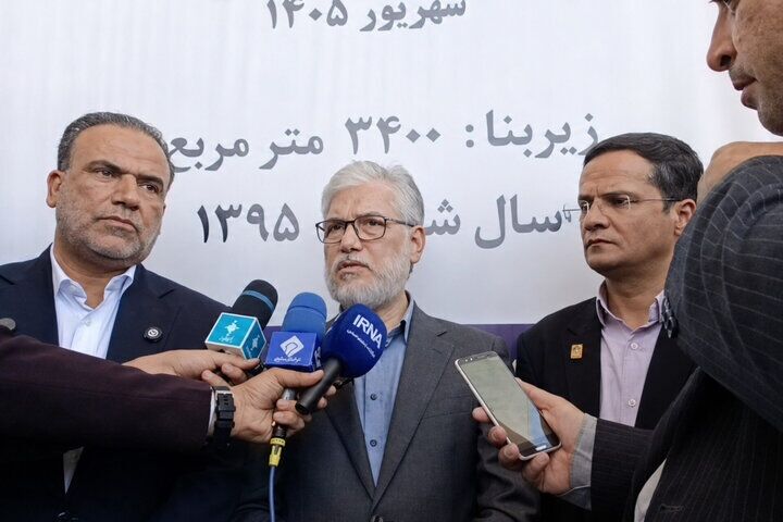 دانشگاه‌ها باید برای حل مسائل جامعه و توسعه مناطق پای کار بیایند