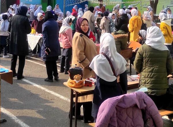 برپایی بازارچه نوروزی در دبستان شهید عباسی مشهد