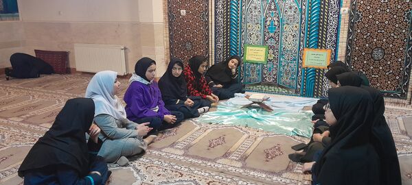 برگزاری سه‌شنبه‌های مهدوی با حضور هیئت‌های مذهبی دانش‌آموزی در دبیرستان فرزانگان استعداد درخشان ملارد