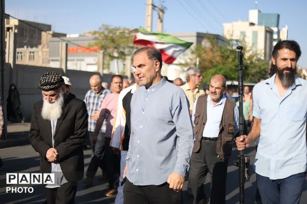 همایش پیاده‌روی خانوادگی روز کرج 