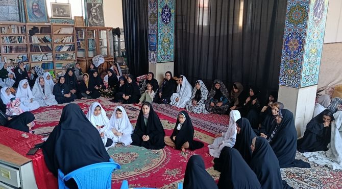 روایتی از چند نوجوان، یک مسجد کوچک و خلوت عاشقانه