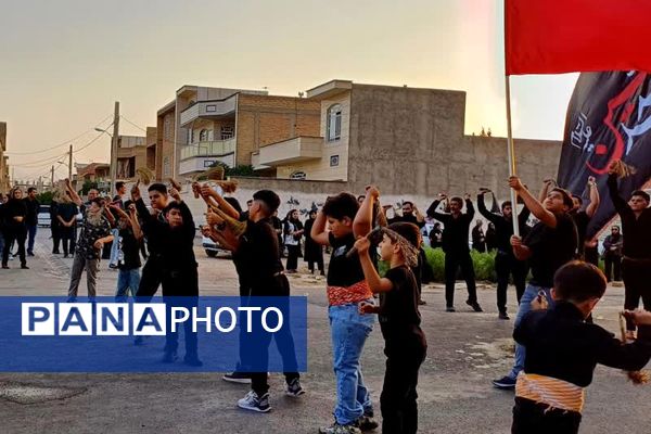  حضور پررنگ نوجوانان وجوانان در تاسوعای حسینی