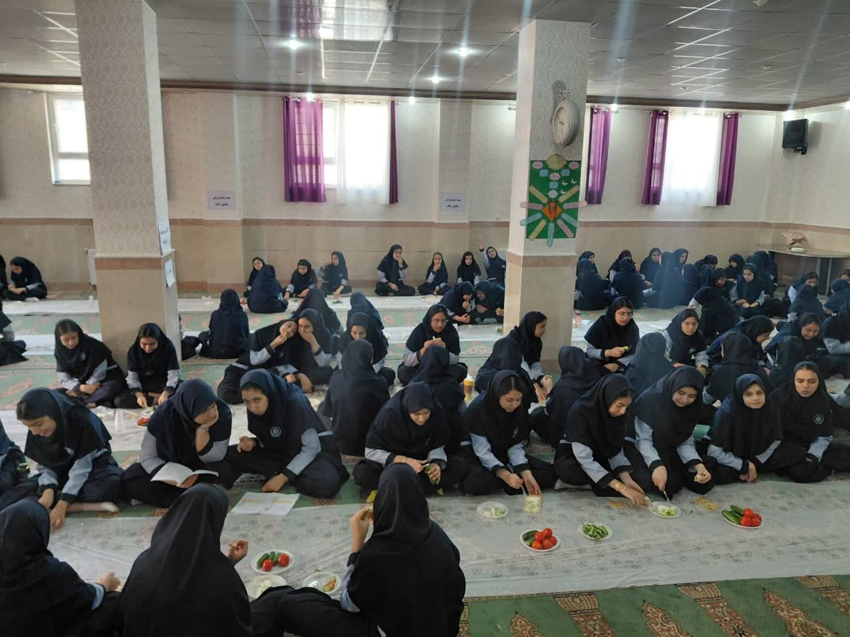 مراسم روز جهانی غذا در دبیرستان فرزانگان دکتر شاهی
