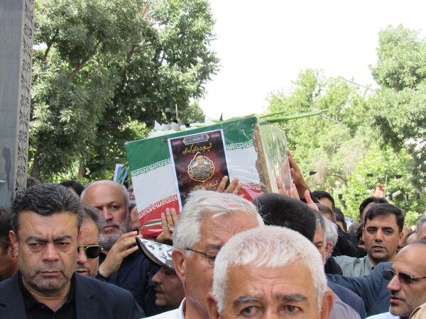 خروش بی‌نظیر سنندج در بدرقه شهید آسمانی رضا بسطامی