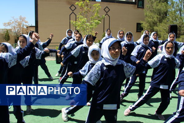 المپیاد ورزشی در دبستان غیرانتفاعی امام صادق(ع) شهرکرد