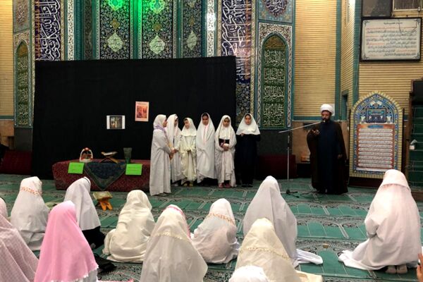 حضور دانش آموزان دبستان هدی یک در مسجد صاحب الزمان (عج) 