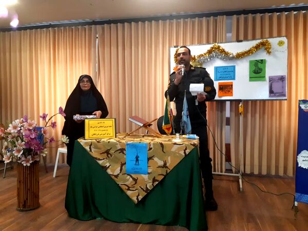 گرامیداشت هفته نیروی انتظامی در دبیرستان فرزانگان قائمشهر