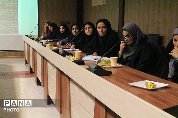 کارگاه آموزشی مهارت ارتباط موثر با نوجوان در بهارستان‌دو 