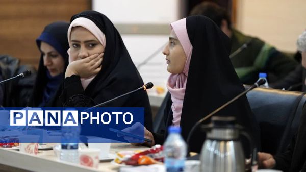 گردهمایی نویسندگان موسسه رهنمای اهل قلم