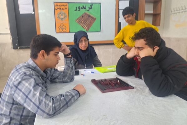 المپیاد رویش رقابتی مفرح و جذاب با حضور دانش‌آموزان  پسر مقطع متوسطه ناحیه ۳شیراز 