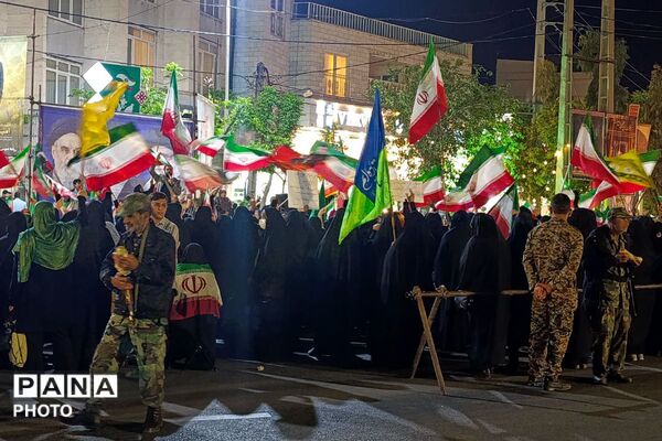 گردهمایی مردم دیار ۱۵ مرداد در راه‌آهن، روبروی غرفه آموزش و پرورش ورامین 