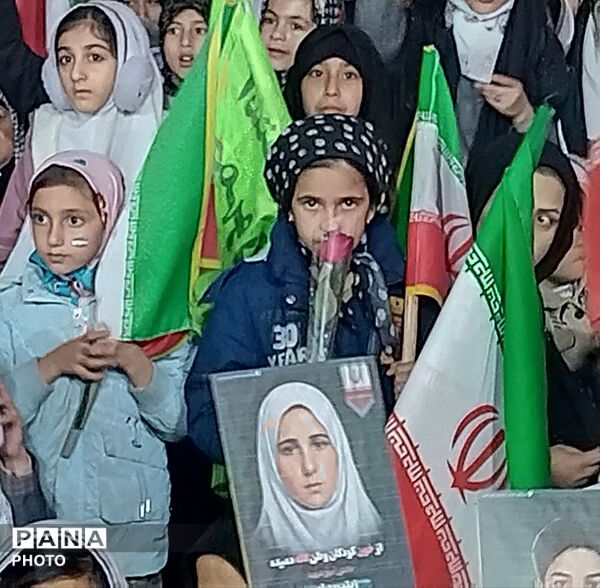 شب میدانداری دختران در خط مقدم