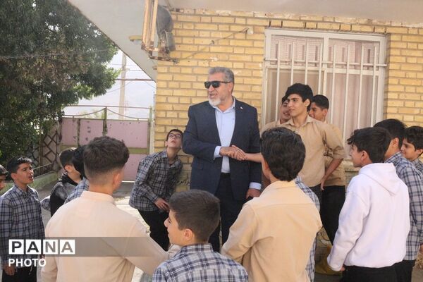 بازدید مدیر آموزش‌و‌پرورش فیروزکوه از مدرسه امام صادق (ع) در آستانه سال تحصیلی جدید
