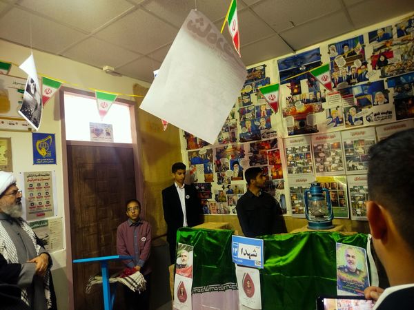 نمایشگاه «مدرسه انقلاب» دبیرستان میثاق