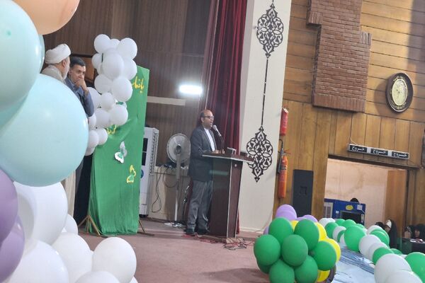 تجلیل از برگزیدگان مسابقات قرآن و عترت و فرهنگی هنری ناحیه 2 مشهد