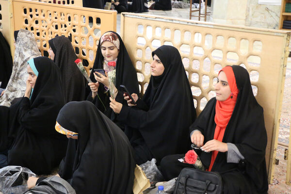 اجتماع عظیم دختران دانشجوی کشور در حرم حضرت معصومه(س)