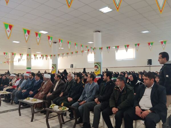جشن پیروزی انقلاب در نهاوند 