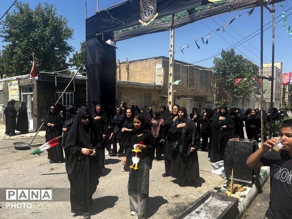 عزاداری پرشور ظهر عاشورا در شهرک ینگی امام