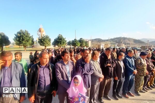 بیعت دانش‌آموزان دیشموکی  با رهبر انقلاب