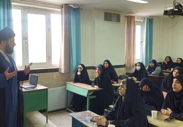  دوره توانمندسازی «دانا شو» ویژه خواهران به مناسبت هفته بسیج در قرچک