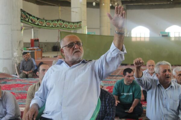 اقامه نماز جمعه‌ در گلوگاه 
