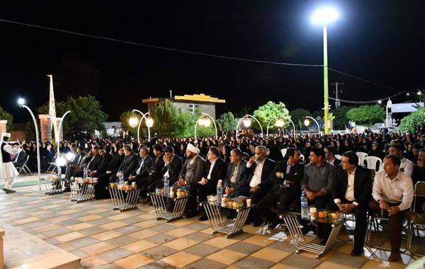 هفته‌ای برای ستایش دانایی؛ جشن معلمان در تالار ملک برگزار شد