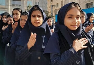 دانش‌آموزان مدرسه مریم بهارستان‌دو در سوگ سیده نساء، هم صدا شدند