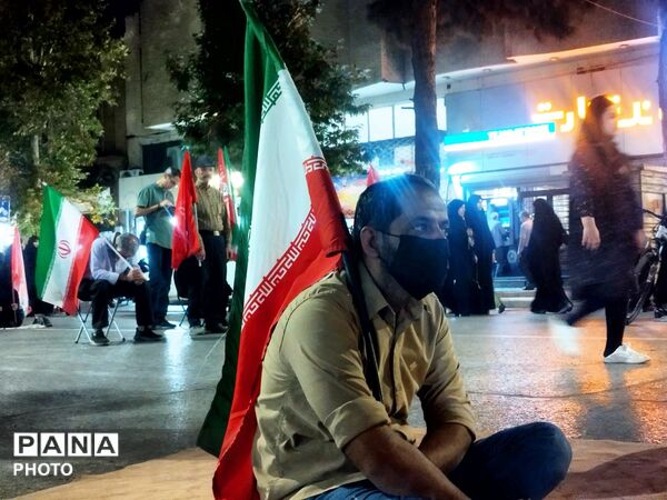 اجتماع شبانه در دویست‌ودهمین شب شهادت قائد امت اسلام همزمان با هفته دفاع مقدس