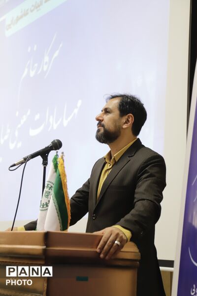  جشنواره «آینه عشق» در دبیرستان شاهد شهدای هفتم تیر 