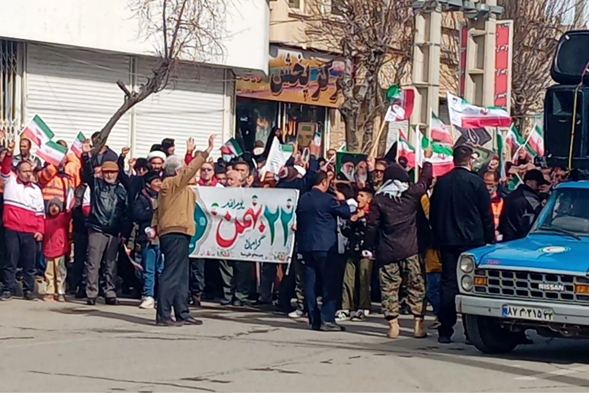 فیروزکوه یکپارچه فریاد «استقلال، آزادی» سر داد