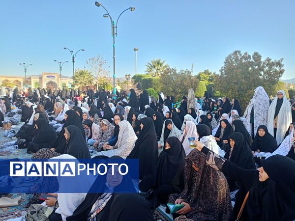 نماز عید فطر ۱۰ هزار نفری در کاشمر 