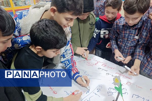 "لبیک یا مهدی" دانش‌آموزان پیشوا در دبستان علامه طباطبایی