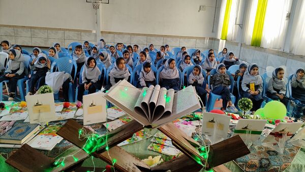 جشن قرآن کلاس اولی‌ها در مدرسه شاهد خیر سجادی 