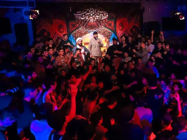 جلوه‌ای از اعتکاف دانش‌آموزی در مسجد امام علی‌بن‌ابی‌طالب (ع)