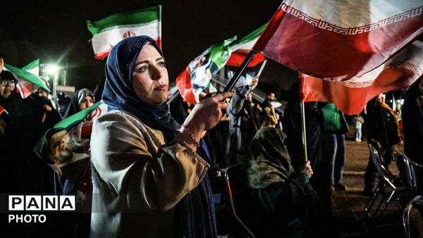 این علم تا قیامت بالاست