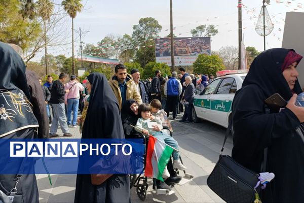 ۲۲ بهمن روز همبستگی و حضور مردم است