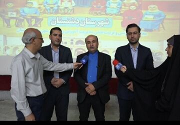 تجلیل از برگزیدگان دانش‌آموزی مسابقات فرهنگی و هنری جشنواره هما شهرستان دشتستان 