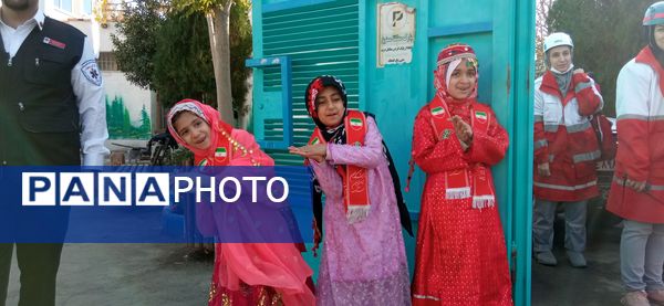 برگزاری مانور زلزله استان اصفهان در دبیرستان شاهد ظهور ناحیه یک 