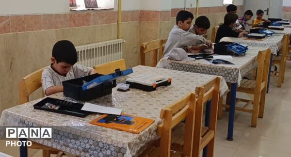 افتتاح کارگاه رباتیک در پژوهش‌سرای شهید باقیان زارچ