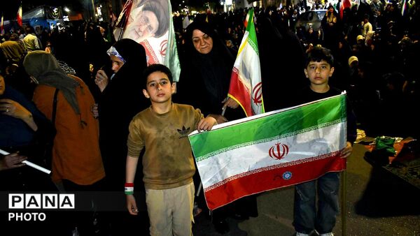 ایران؛ خانه‌ای که مردم برای حفظ آن قدم برمی‌دارند