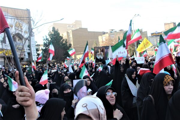 جلوه‌های حضور نوجوانان در راهپیمایی 22 دی مردم قم