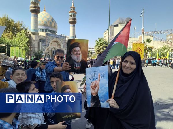 تجمع اعتراض‌آمیز دانش‌آموزان مدارس مختلف آموزش و پرورش منطقه ۴ تهران