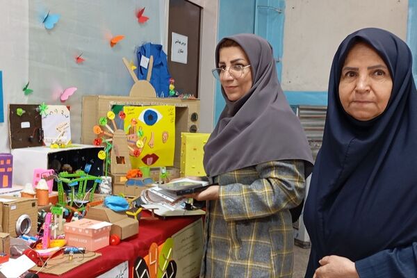 گرامیداشت «هفته پژوهش» در دبستان شهید دکتر چمران ناحیه دو شهرری 